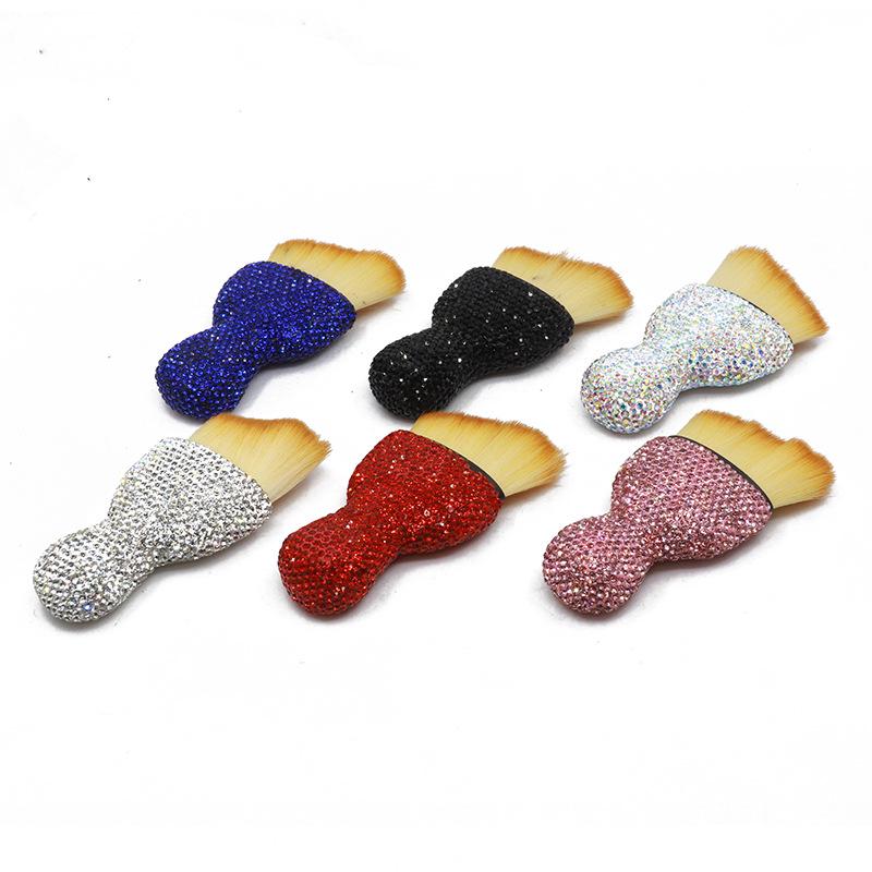 

Алмазная щетка для чистки салона автомобиля - мягкое средство для удаления пыли из вентиляционных отверстий и щелей