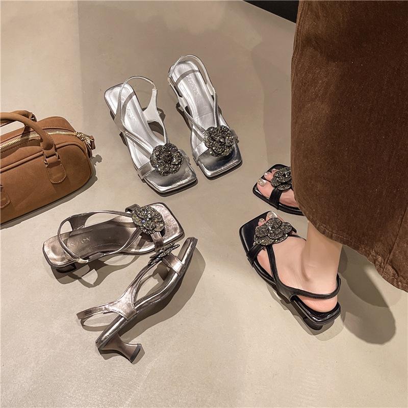 High Heels Kamelie neu elastisches Band eckige Spitze 2025 Temperament Sommer vielseitige Mode Sandalen Blume hohl Stiletto