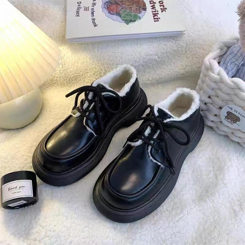 

Маленькие кожаные туфли из черного бархата для женской коллекции осень-зима 2025, новые, ретро, универсальные, с круглым носком, в британском стиле, гигантские удобные лоферы из хлопка 39