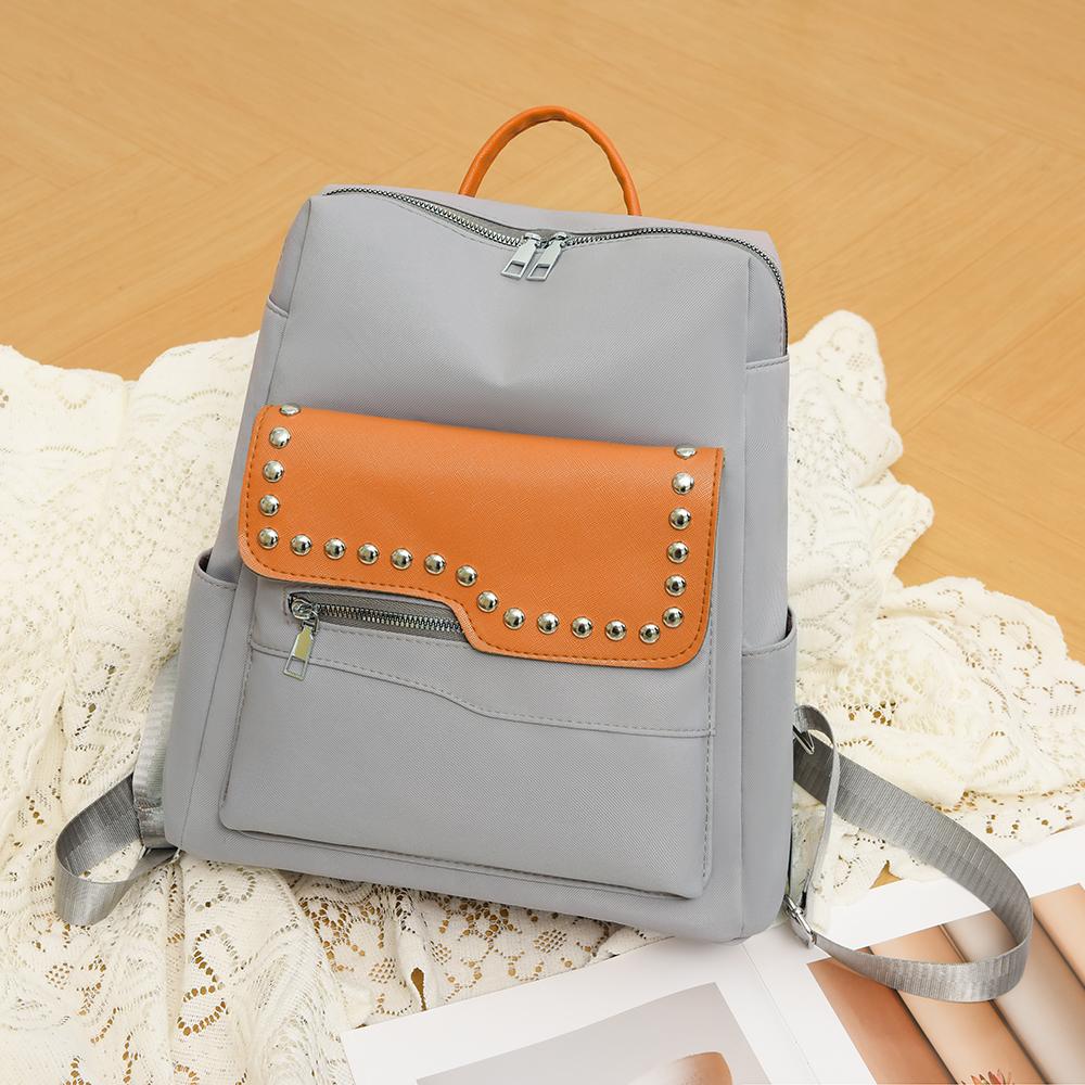 Женский рюкзак с заклепками — фото 19