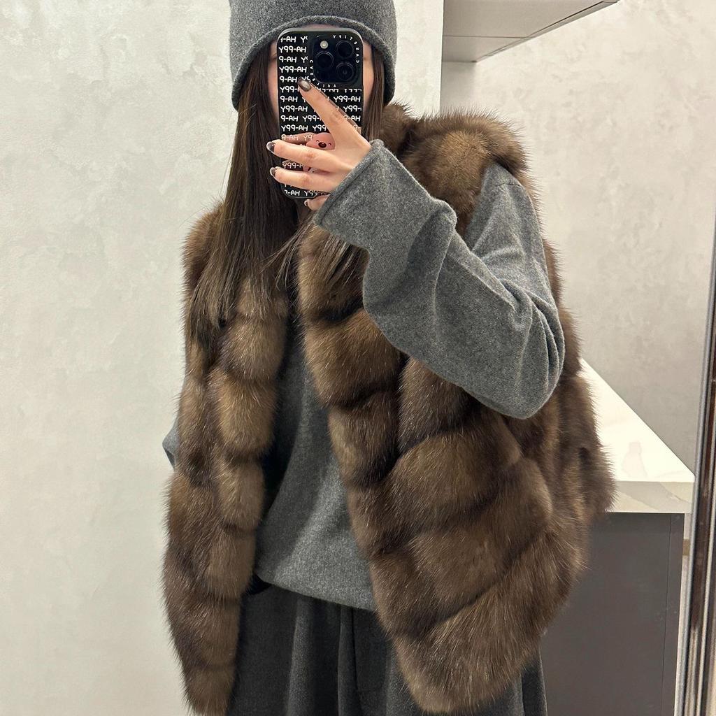 Imitation fox hair sable temperament vest autumn and winter new fur vest environmentally friendly short fashion fluffy coat
