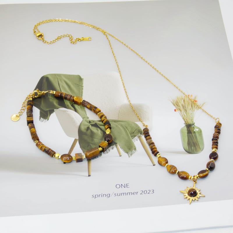 Retro Melaard Women's High-End Heart & Tiger Eye Bead Necklace Choker