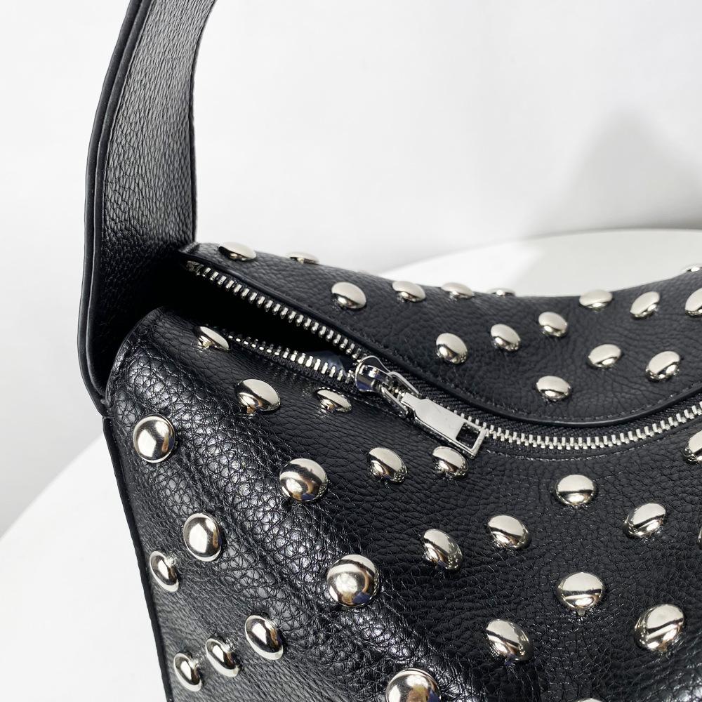 Ladies' Fashionable Niche Design Toast Bag Armpit Bag New Rivet Large Capacity Commuting Shoulder Armpit Bag