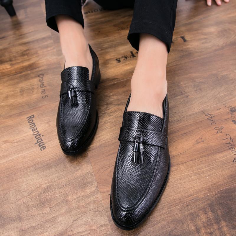 Mens Fashion Sneakers tassel Men Loafers shoes High Quality Trend Outdoor Men Leather Casual Shoes Trend men Adult Driving Shoes