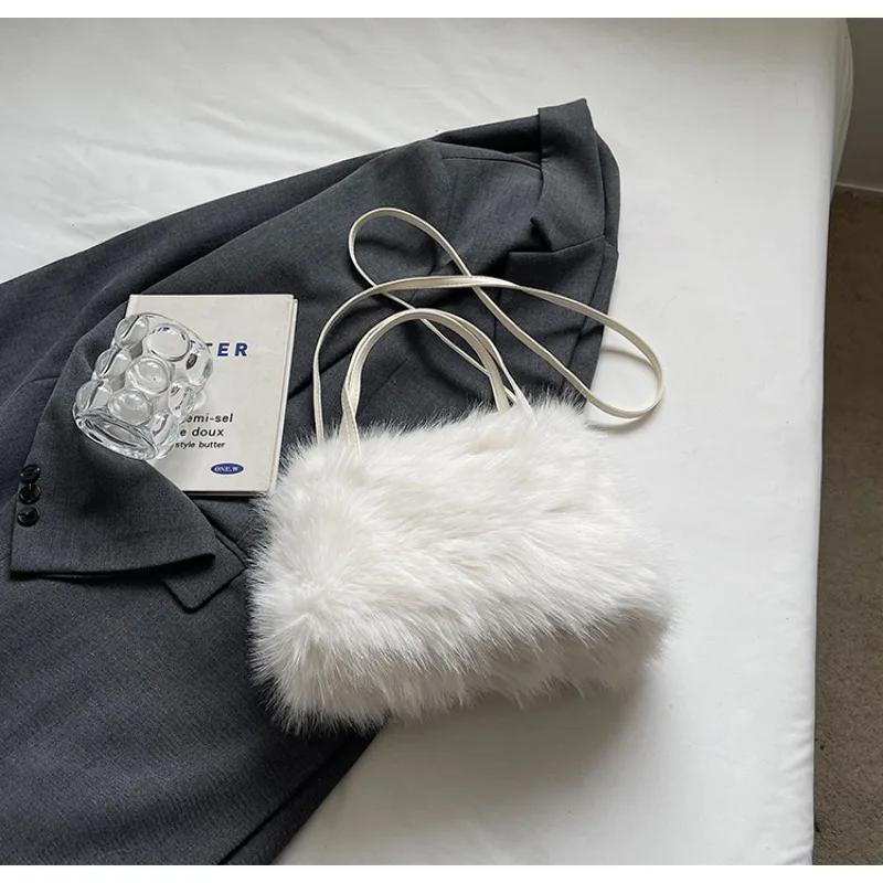 Pearl chain fur women's bag  crossbody bag  unique shoulder bag  elegant and fashionable  premium winter  new