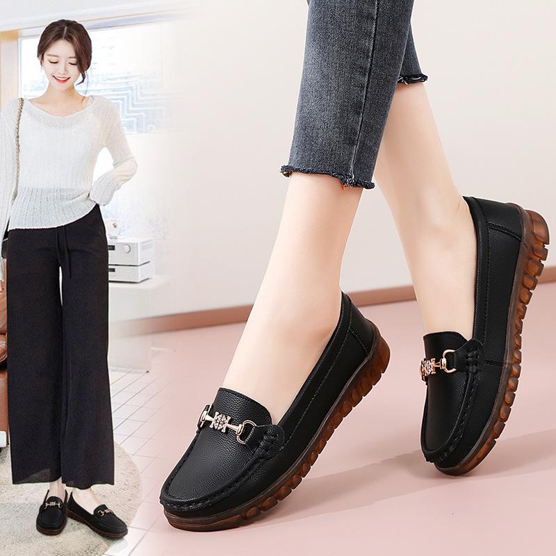 Spring and Autumn Large Size Flat-bottomed Doudou Shoes Women's Casual Soft-soled Mom Shoes Non-slip Doudou Shoes Leather Shoes Women