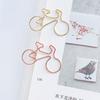 100 peças Clipe de papel criativo de bicicleta imitação ouro Clipe de papel de escritório Clipe de papel de metal em forma de bicicleta