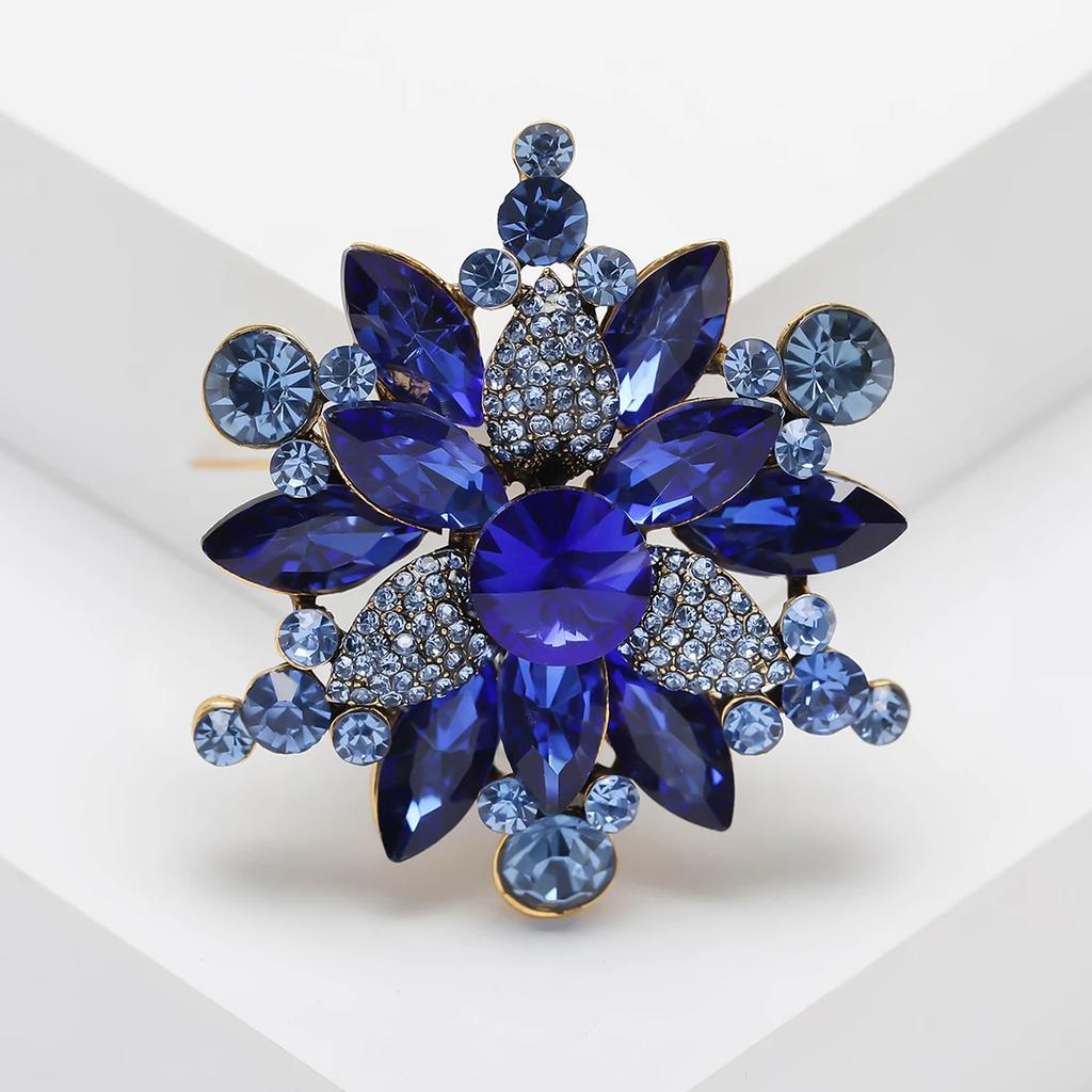 Rhinestone Flower Brooch for Women Snowflake Pins Banquet Party Backpack Gifts Jewelry Accessories