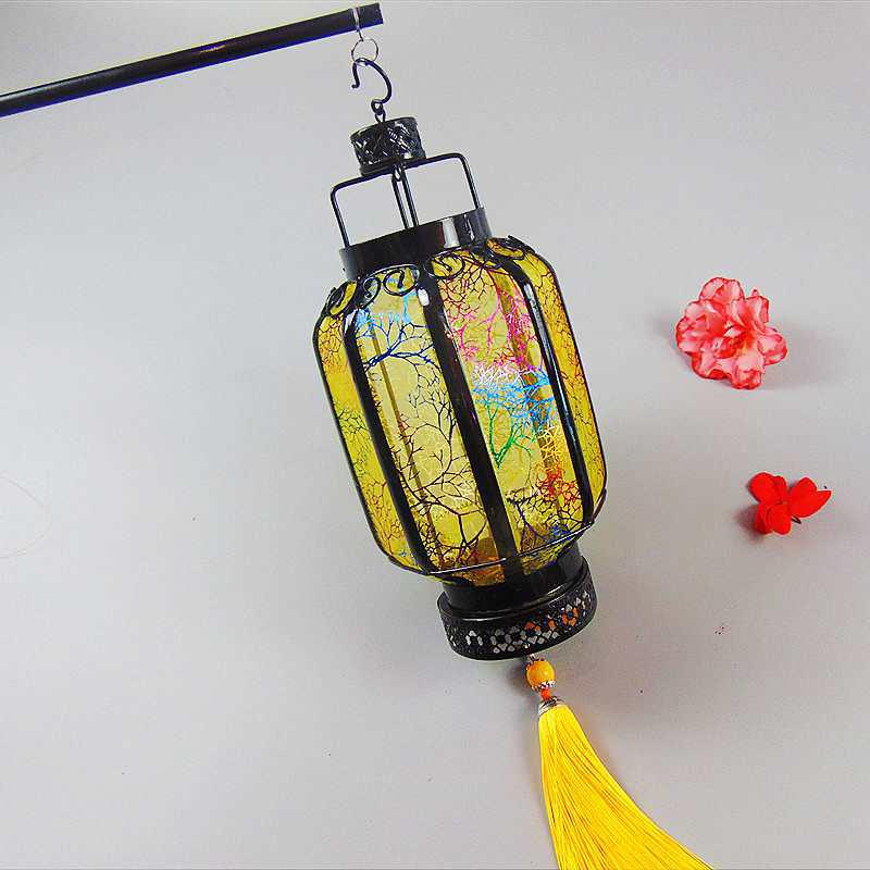 Hanfu Style Antique Handheld Lantern - Iron Art, Luminous Palace Lantern, Chinese Style Photography Prop, Flower Design