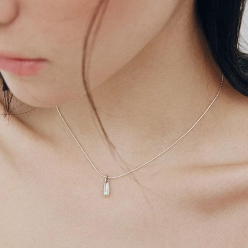 

LUMIAH S QUIET DROP NECKLACE 40cm