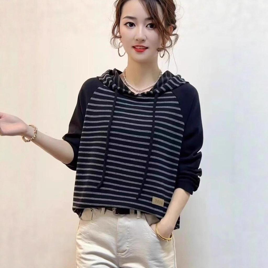 Women's Autumn Striped Hooded Sweatshirt: Versatile, Slimming Korean-Style Casual Loose Fit with Patchwork Detail