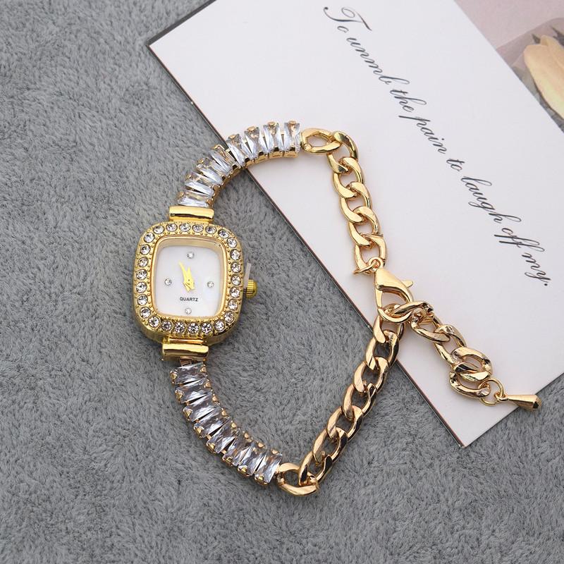 Temperament Fashion Small Sugar Cube Heart Watch Diamond Women's Watch Oval Women's Quartz Watch Bracelet Watch