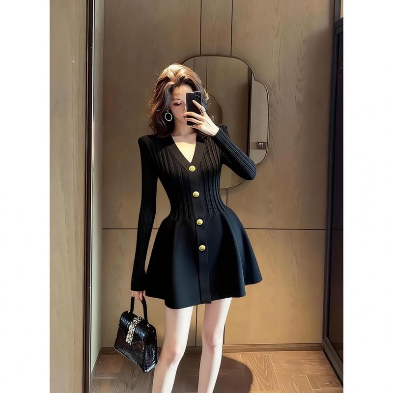 

Thousand Gold V-neck Slim Knit Dress - Ladylike Pure Style for Autumn/Winter Small чёрный