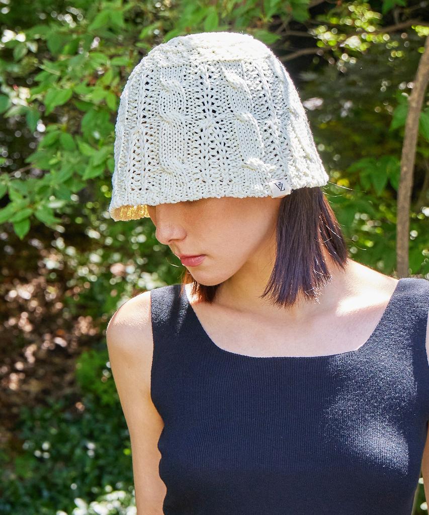 Bajal Vz Label Cable Knit Bucket Hat Ivory