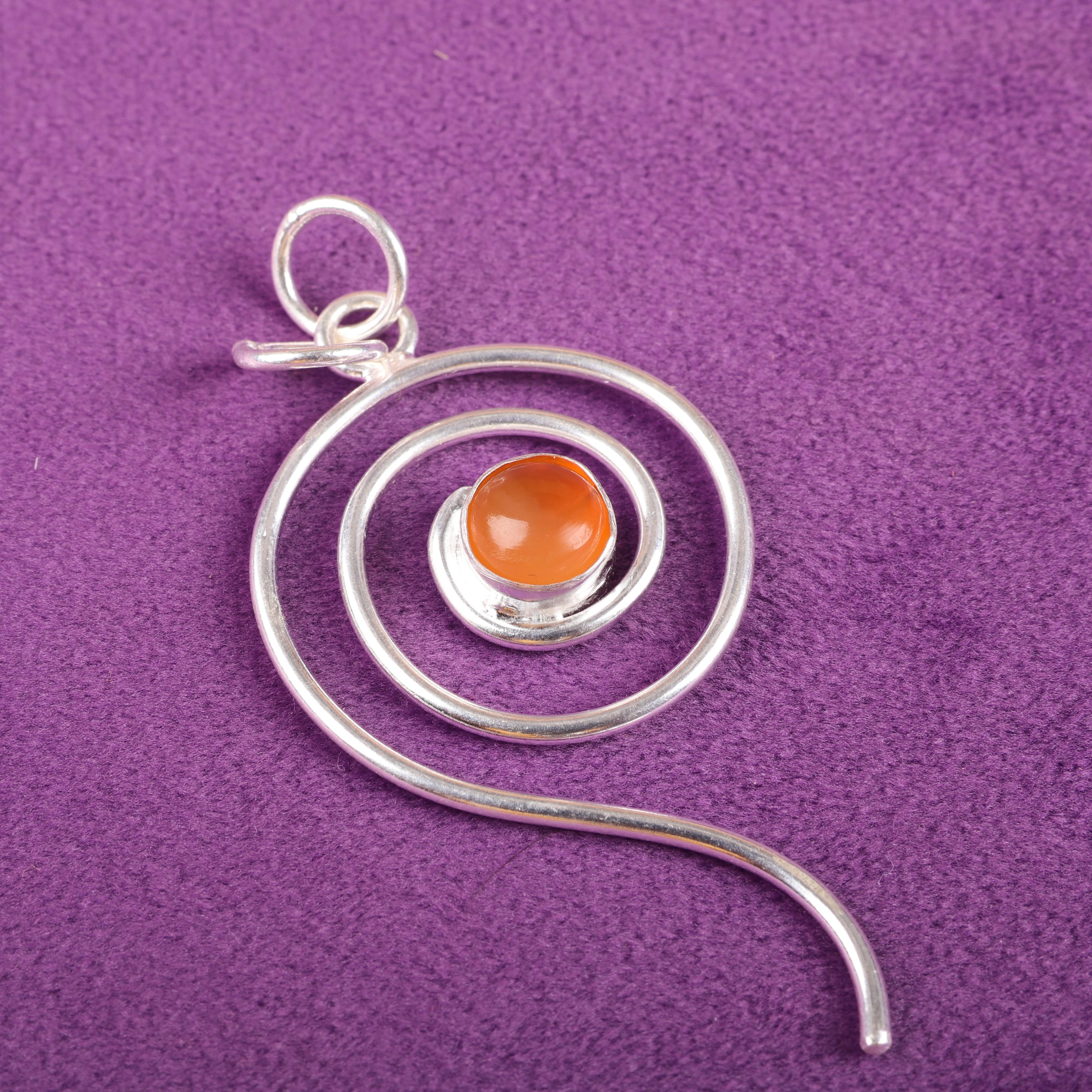 

Украшения из сердолика, кулон из стерлингового серебра 925 пробы, ослепительный серебряный кулон ручной работы для подарка на День благодарения 2.57 Inches оранжевый