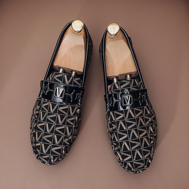 Nya Bean-skor för herrars avslappnade trendiga mjuka läder mjuka bottenskor med modernt tryckta high-end herrars Le Fu-skor