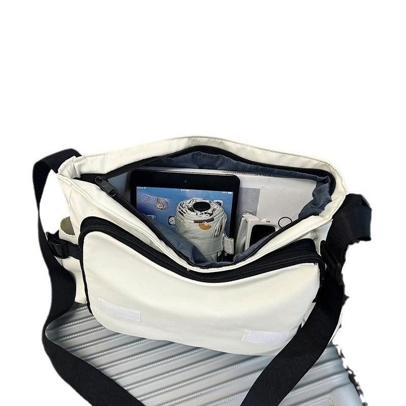 Casual Nylon Crossbody Bag Large Capacity Messenger Bag Adjustable Strap Shoulder Bag for Women Daily Commute Bag Student Retro Versatile Mailman Bag