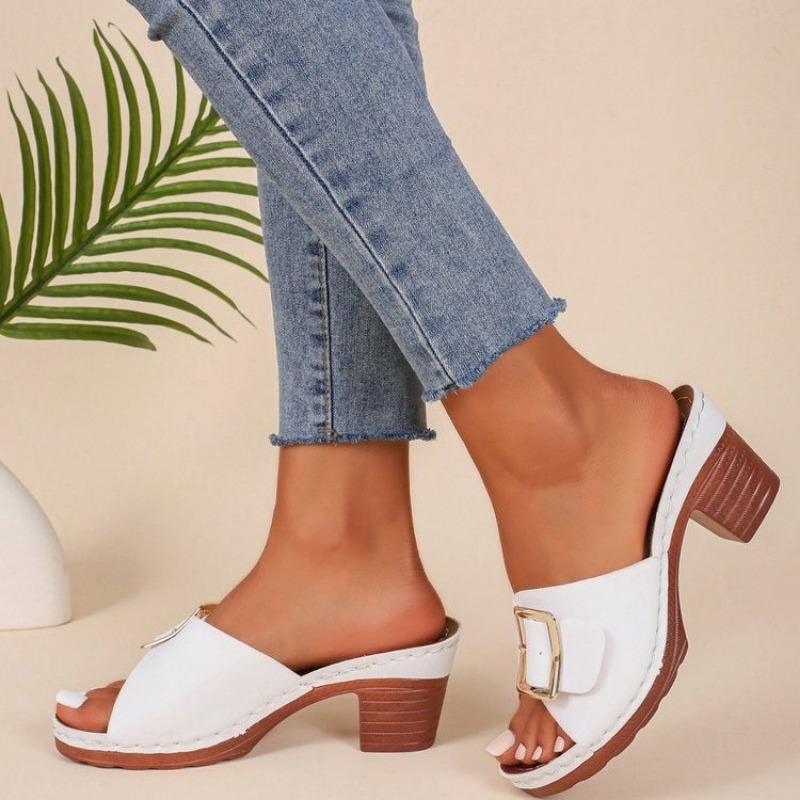 Fashion Women Comfortable Metal Decoration Flat Shoes Female Summer Beach Fashion Lightweight Casual Open Toe Sandals Shoes for Women