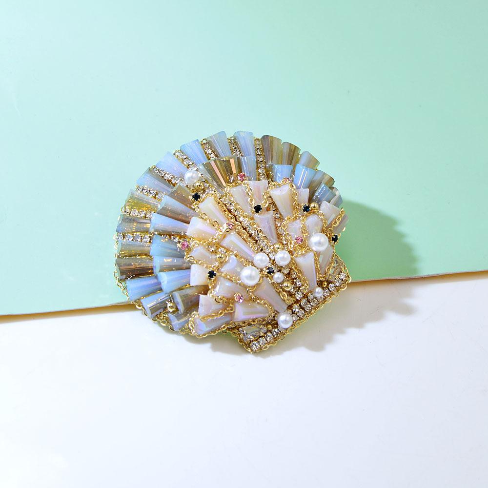 Hand -Studded Fashion Heavy Shell Brooch Spring Joker Women 'S Clothing Accessories High -End Pin Brooch