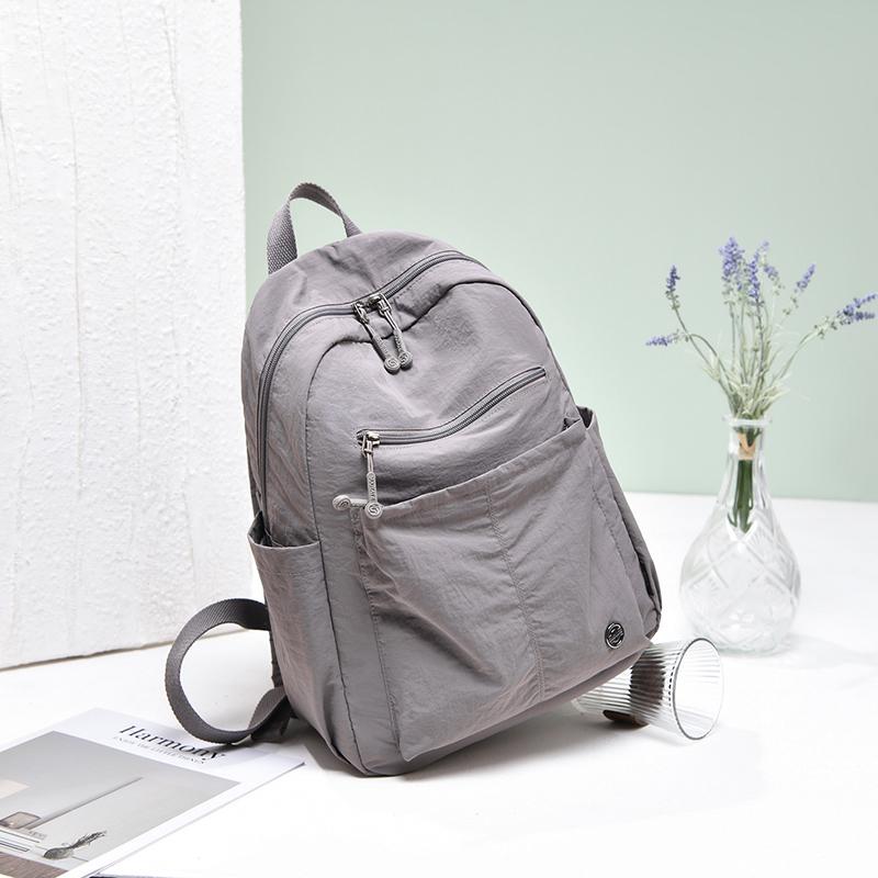 Backpack Women's Outdoor Travel Backpack Large Capacity Nylon Bag