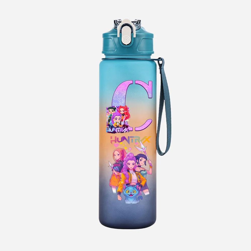 Anime K-Pop Lovci démonů A-Z Anglické písmeno Potisk Modrý hrnek na vodu Lovci démonů Velkoobjemová Venkovní Přenosná Láhev na pití pro Chlapce Dívku Dárek