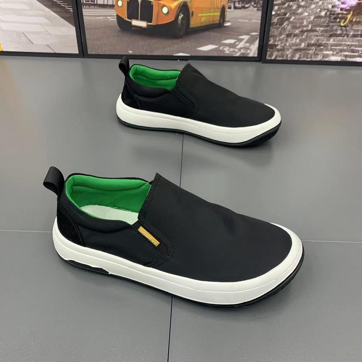 

Canvas men s shoes new autumn breathable casual versatile men s cloth shoes lazy one pedal old Beijing trendy shoes 39 чорний