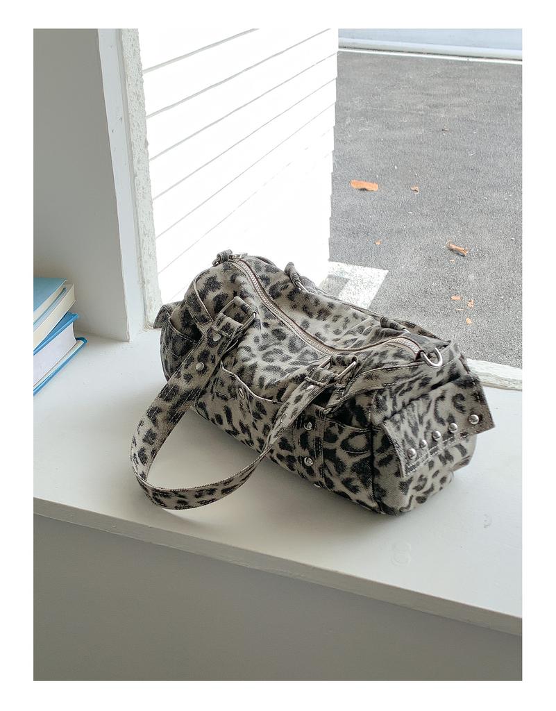 Retro Leopard Print Handbag for Women, Rivet Niche Underarm Bag, Trend Single Shoulder Crossbody Bag