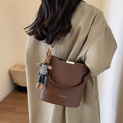 This Year's Popular Bag Women's Large Capacity 2025 New Trendy Versatile Shoulder Messenger Bag Autumn and Winter Fashion Bucket Bag