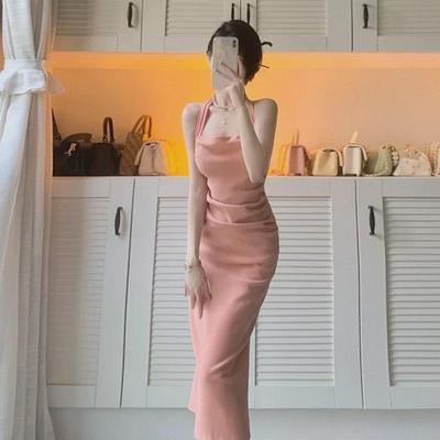 "Women's Textured Pink Halter Neck Suspender Dress with French Style Waist and Hip-Wrapped Mid-Length Skirt for Summer"