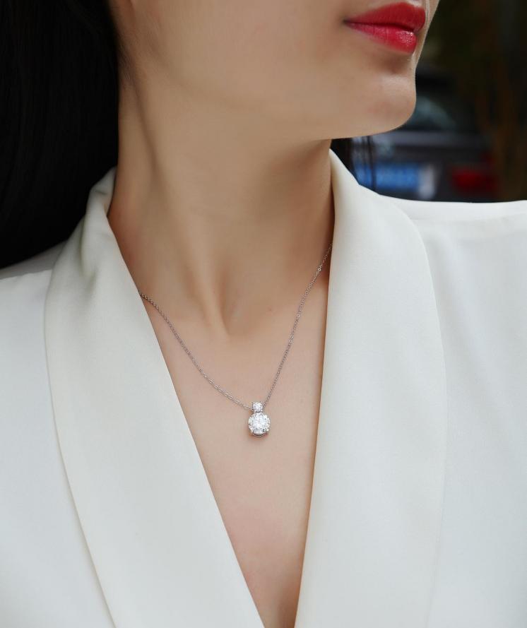 Hot Sale 925 Sterling Silver VVS1 Moissanite Pendant Necklace Jewelry for Women D Color Fine Silver 925 Jewelry Fashion Necklace