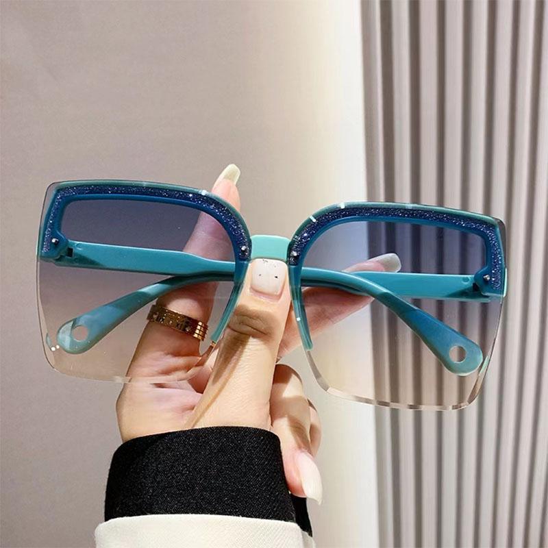 New Women'S Fashion Sunglasses Large Frame Square Sun Glasses Women Brand Designer Light Transparent Eyewear Uv400