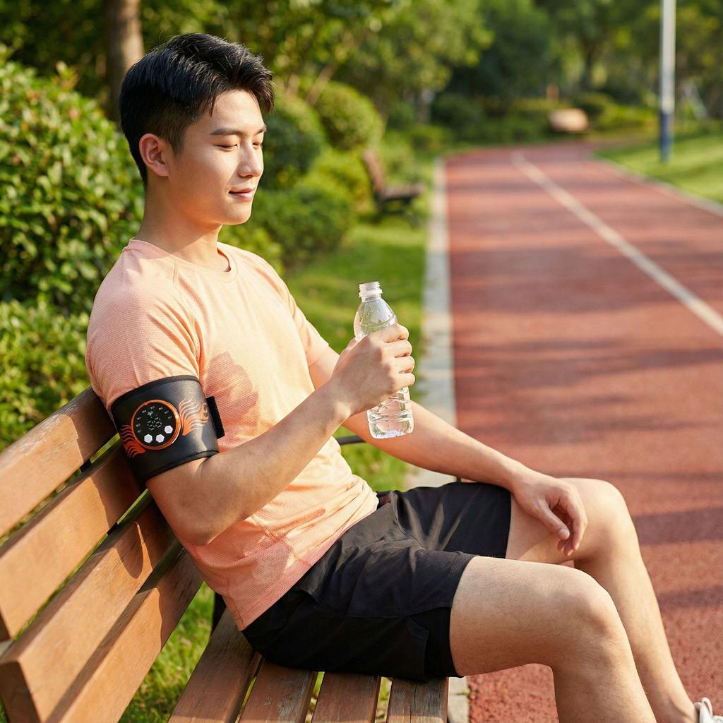 Intelligenter EMS-Armmassager für Muskelaufbau und Fitness