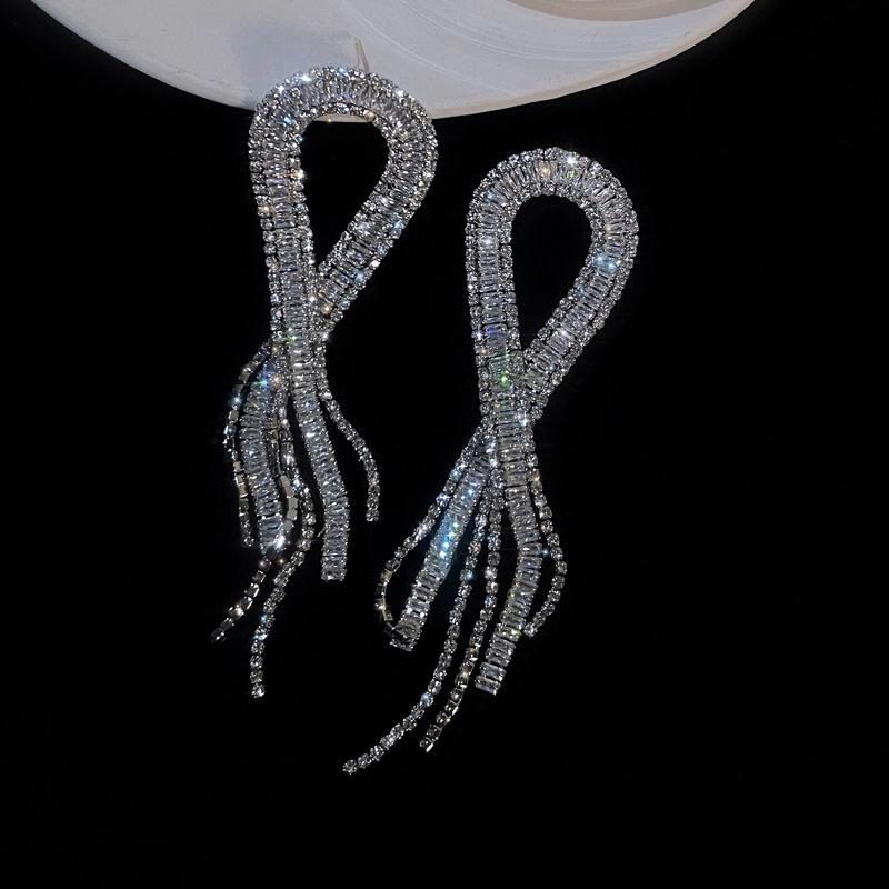 Hochwertige Silbernadel Zirkon Blume Fransenohrringe Europäische und Amerikanische Leichter Luxus Temperament Ohrringe Retro Nischenohrringe