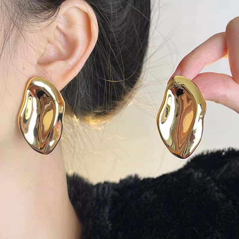 Exaggerated Metal Pleated Stud Earrings for Women Fashion Gold Color Irregular Glossy Geometric Statement Earrings Zircon
