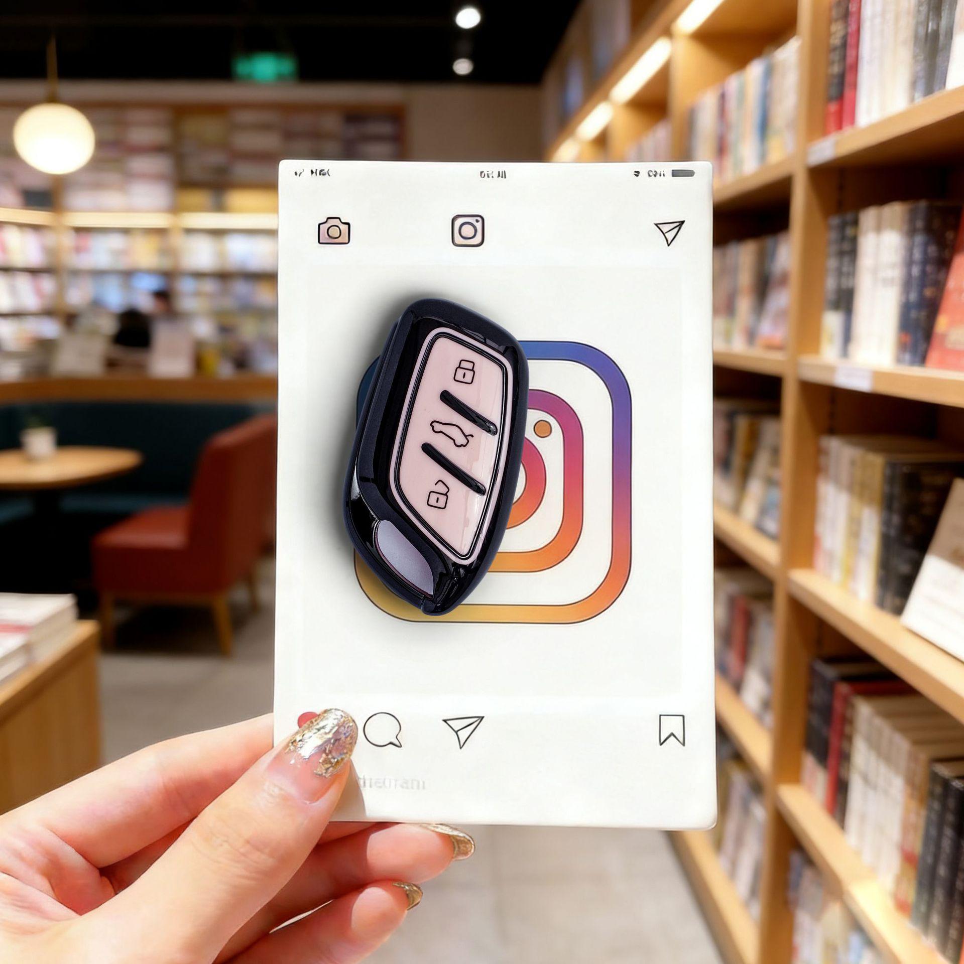 

Key Case for Roewe RX5/i5 Plus/i6/RX3/D7/D5X/DMH/D6 Models