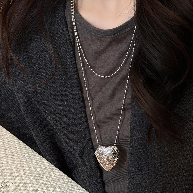 2025 Vintage Exquisite Creative Mini Bag Pendant Stereo Heart Shape Sliver Color Long Can Be Opened Sweater Chain For Women Gift