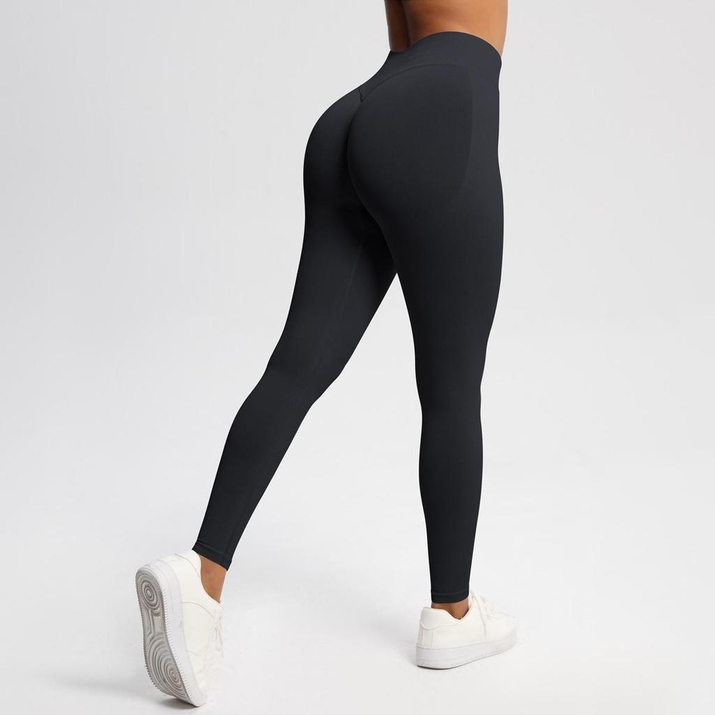 High-Waisted Peach Seamless Yoga Pants for Women - Hip-Lifting, Three-Section Design for Fitness & Running