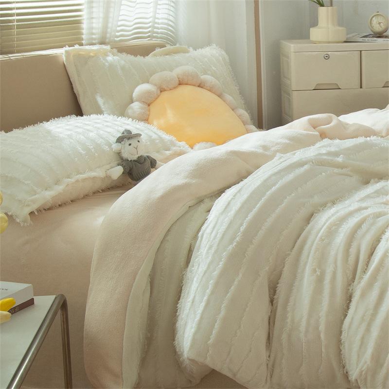 Winter Cut Milk Velvet 4-Piece Set Thickened Warm Coral Velvet Bedspread Quilt Cover Solid Flannel Bedding