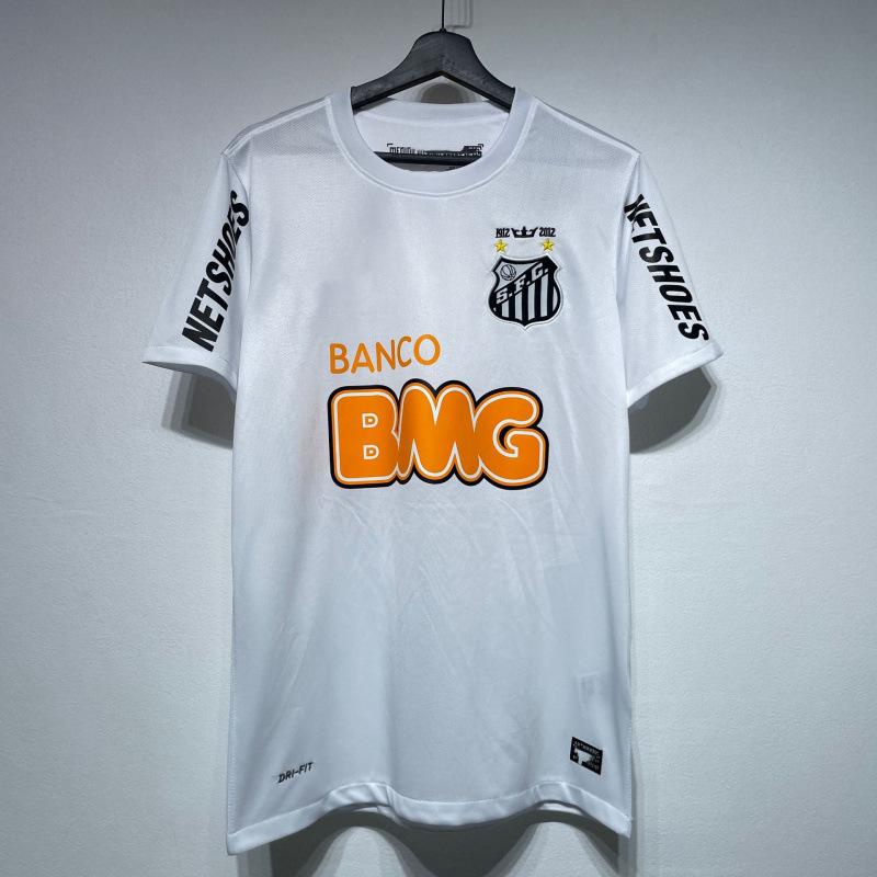 Liels un mazs retro Taizemes futbola