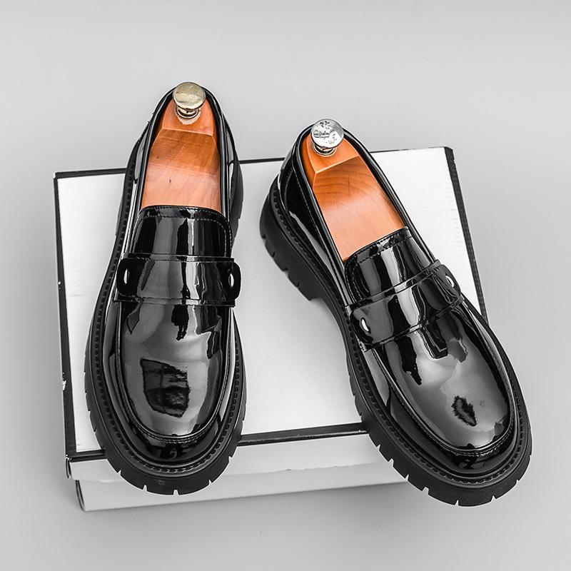 

Повседневная кожаная обувь черная лакированная кожа британский стиль маленькие кожаные туфли новые туфли-лоферы на платформе с одним ремешком и круглым носком 38