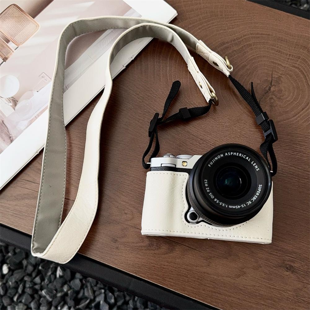 Ručně vyrobený poloviční kožený pouzdro z PU pro fotoaparát Fujifilm XM5 Fuji X-M5 Spodní kryt prostoru pro baterii s popruhem