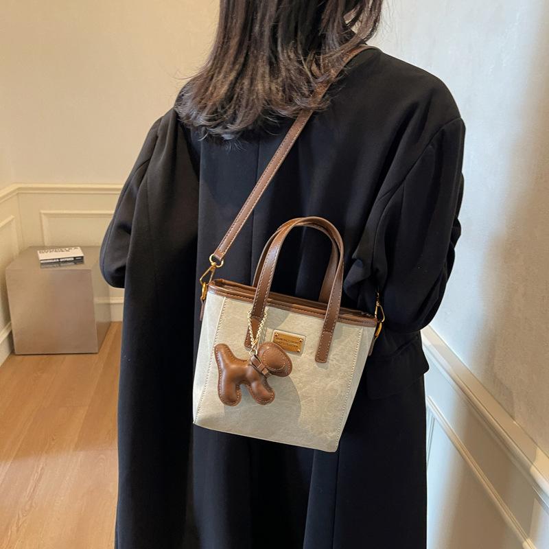 Retro Trendy Underarm Bag Women's 2025 Autumn and Winter New Fashionable Large-capacity Tote Bag Commuter Casual Women's Bag