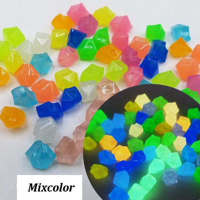 

50/100 шт. садовый декор светящиеся камни светящиеся в темноте декоративные камешки галька камни уличные украшения для аквариума 50pcs разноцветный