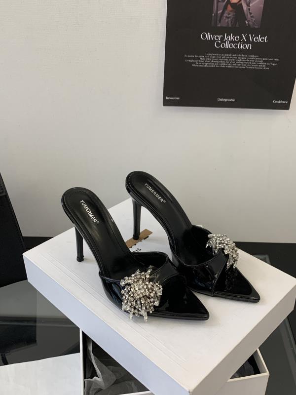 

Модная обувь Женская 2025 Блестящие шлепанцы Летние мюли на каблуке Острый носок Черные сандалии Тапочки Желейные Высокие Бежевые Новые Тонкие Кристал 35