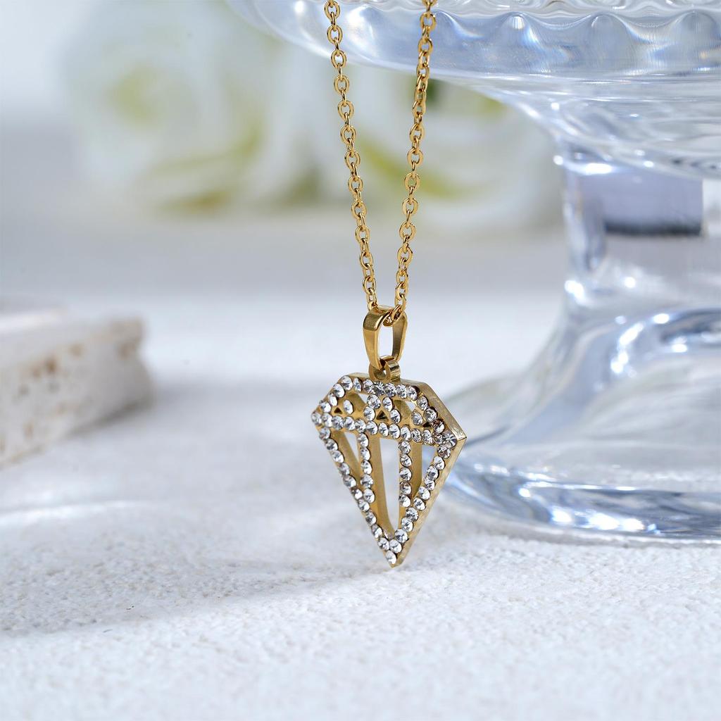 JUSTOP Retro Four-Leaf Clover Pendant Necklace 18K Gold Plated with Diamond Inlay