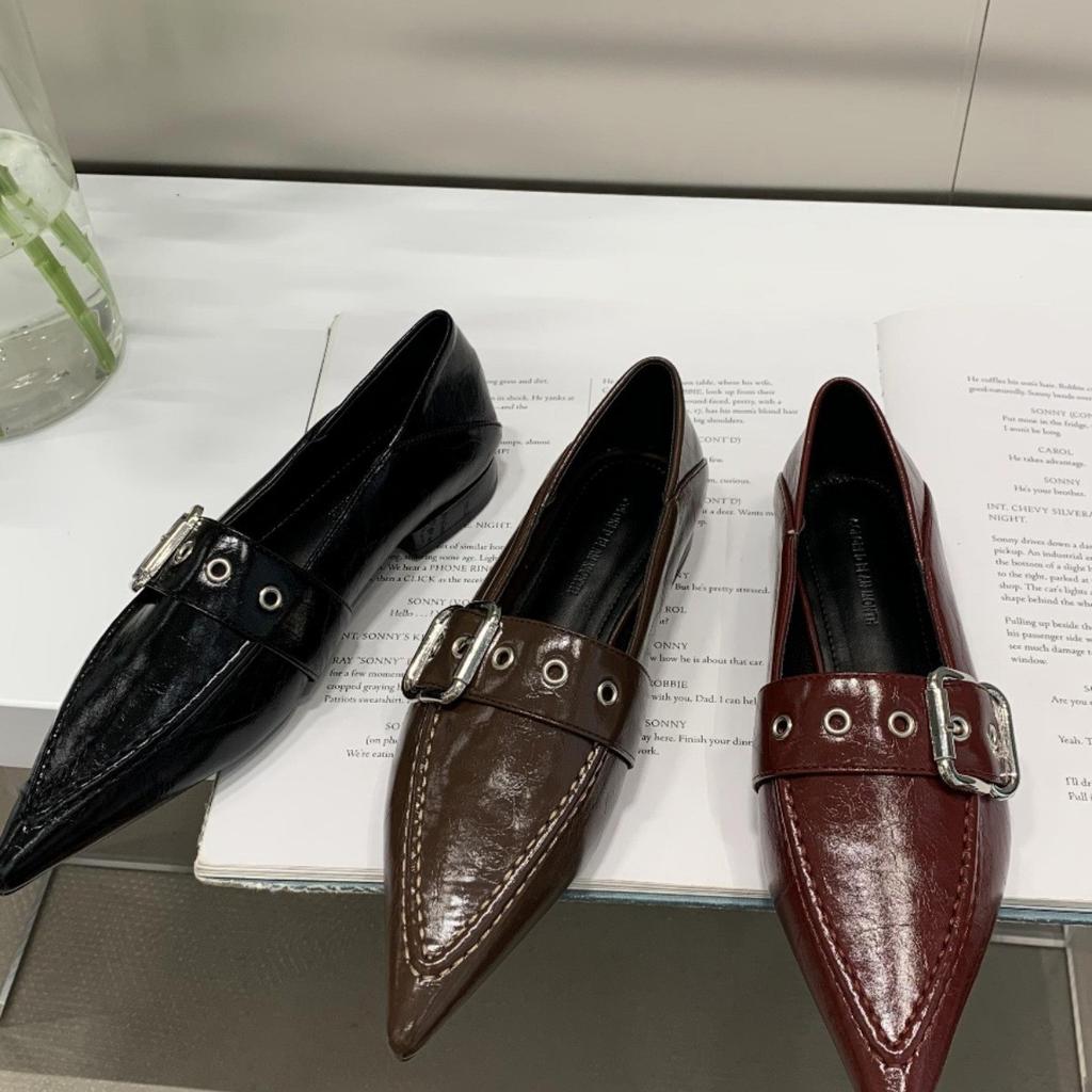 Nische neues Licht Luxus spitz quadratische Metallschnalle mit tiefem Pendellicht Mund mittlerer Absatz Französisch Retro Einzelne Schuhe