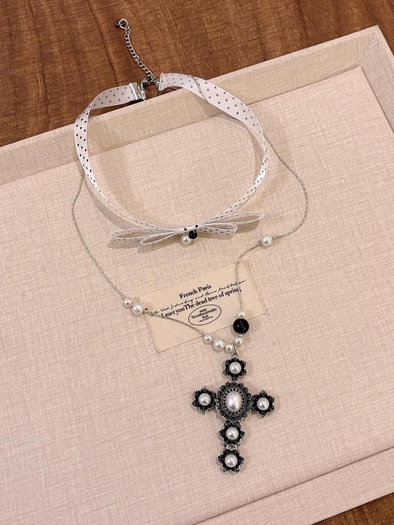 Vintage French Black & White Pearl Polka Dot Bow Necklace: Elegant & Versatile Long Sweater Chain for Women