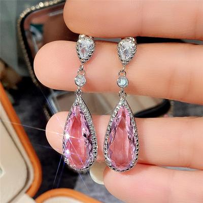 Orecchini pendenti Huitan AAA Zirconia Cubica Rosa da Donna Gioielli per Orecchie di Lusso Festa di Fidanzamento Orecchini Pendenti Bling Bling Regalo Elegante