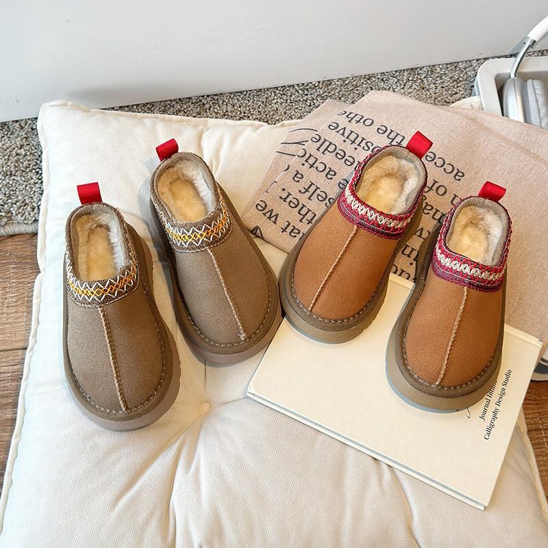 Fashion 2026 Winter New Item for Boys and Girls Wearing Warm and Plush Fur Integrated Child Boots Thick Soled Snow Boots