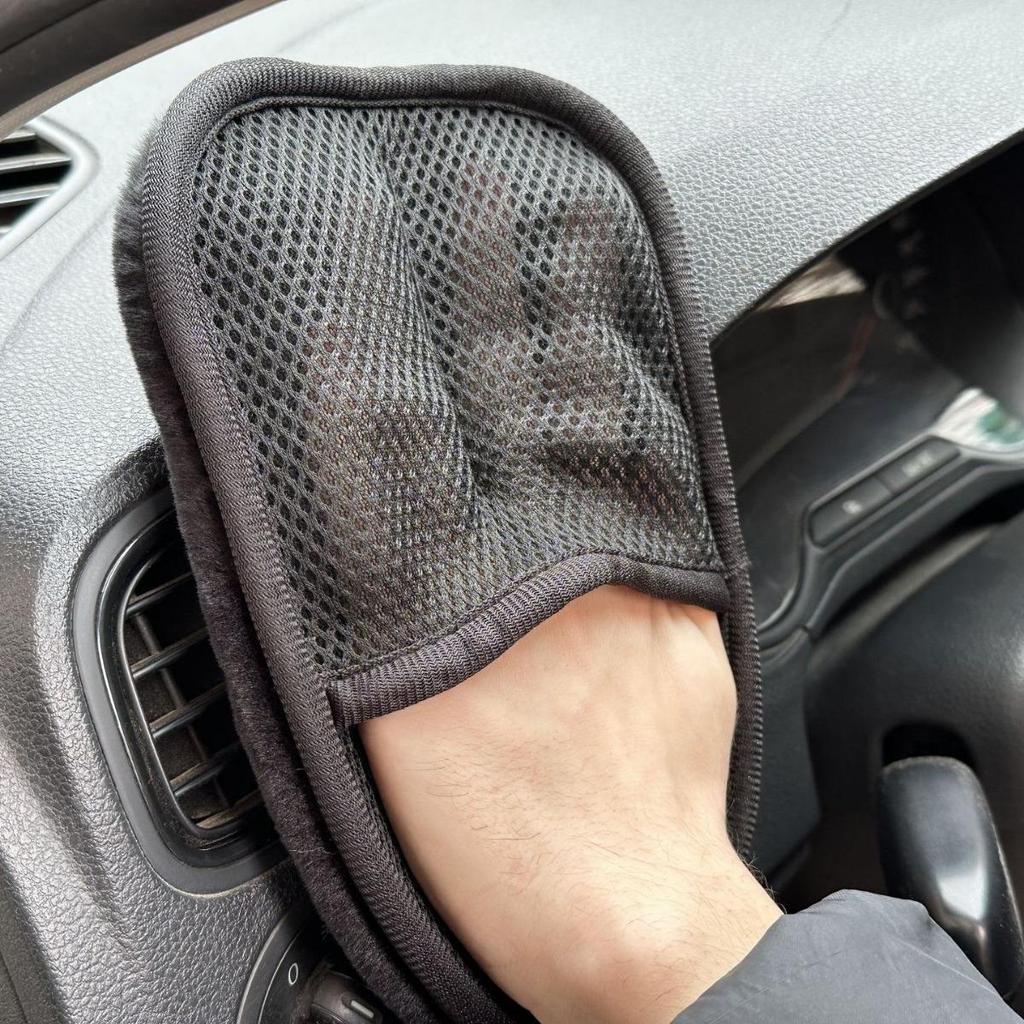 Plush Wool Car Wash Gloves for Wiping and Waxing